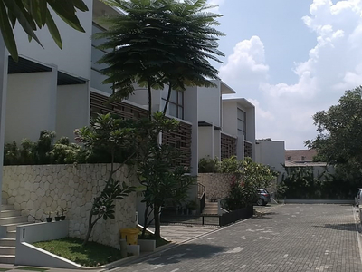 Dijual Jual Rumah (Town House) Di Ampera, TB Simatupang