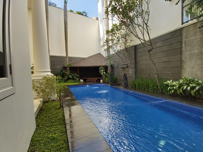 Luxury House Dengan Design Clasic Kolonial Prime Lokasi Pondok Indah Jakarta Selatan