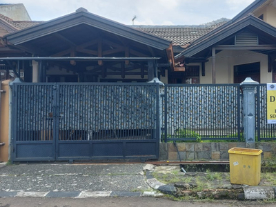 Dijual Margonda, dalam komplek, 100 meter ke jalan raya Margonda