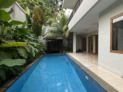 Dijual Modern and beautiful house dengan design tropical di keman