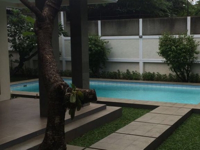 Disewa Nice and Comfortable House in Strategic Location of Kemang