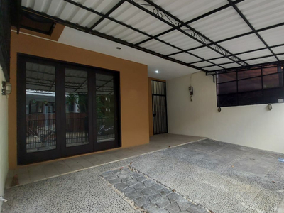 Pondok Indah, Rumah Desain Minimalis 2 lantai
