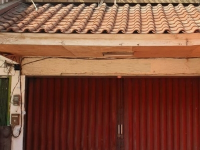 Ruko 2 lantai siap pakai,harga nego di Jl.Hibrida Kelapa Gading Jakarta Utara