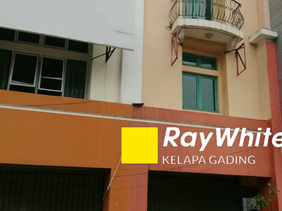 Dijual Ruko hadap jalan Sentra Niaga Puri Indah, Kembangan, Luas