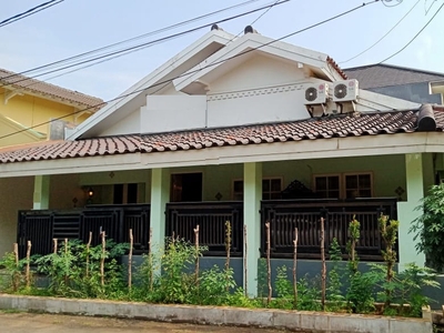 Rumah 1 lantai di Lingkungan yg Tenang Bintaro Jaya Sektor 9