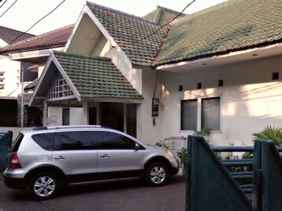 Dijual Rumah 1 Lantai ex Kantor yang Asri dan tenang ,Harga Nego