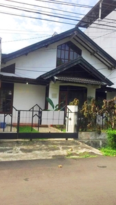 Rumah 1 lantai, lokasi strategis di Bintaro
