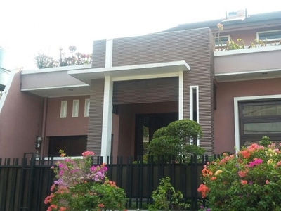 Rumah 2 lantai bagus dan asri, lokasi Ok di Green Ville Jakarta Barat