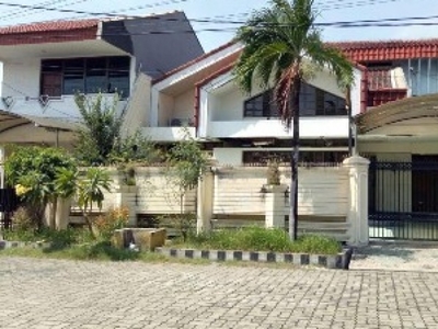 Rumah 2 Lantai, Bagus, Mewah, Lingkungan Elite, Row Jalan Lebar, Bebas banjir, Siap Huni