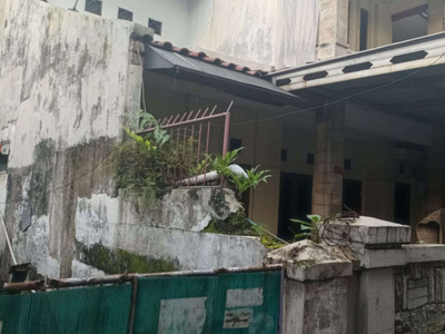 RUMAH 2 LANTAI DENGAN HARGA TERJANGKAU! LOKASI TENGAH KOTA! Rumah di Jalan Sukaleueur, Sayap Jalan Kopo, Bandung.