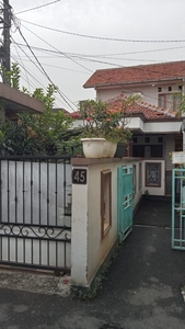 Rumah 2 lantai di Condet Jakarta Timur siap huni