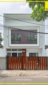 Dijual Rumah 2 Lantai di Griya Loka BSD City Brand New Siap Huni