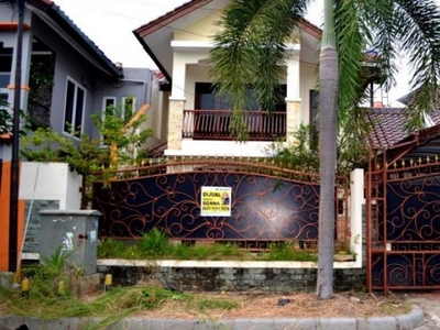 Rumah 2 lantai di Jalan Utama depan Waterland, Metland Menteng