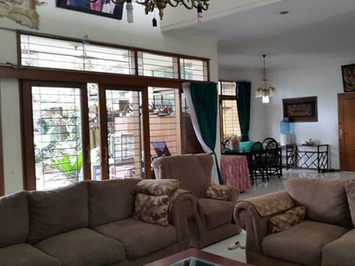 Dijual RUMAH 2 Lantai di Kompleks Elite Cipaku, Bagus dan menarik