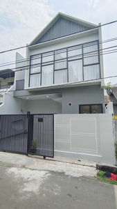Dijual Rumah 2 Lantai di Nusa Loka BSD City Brand New Siap Huni