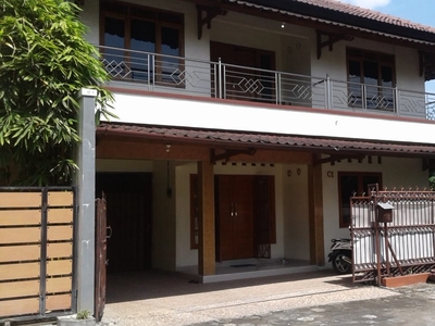 Dijual Rumah 2 Lantai Full Furnish Dalam Perumahan Timoho Asri Yo