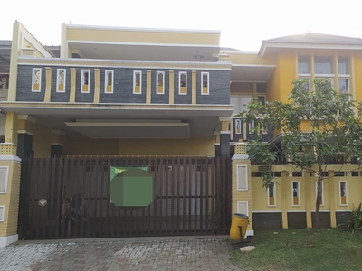 Rumah 2 Lantai Homy di Boulevard Kota Wisata