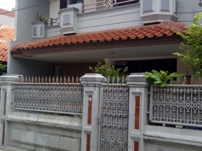 Rumah 2 lantai,lokasi ok dan Tenang ,Harga Nego di Cempaka Baru Jakarta Pusat