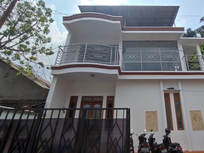 Rumah 3 Lantai Berada Di Pusat Kota Wirobrajan Yogyakarta