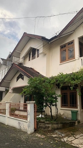 Rumah 5 Kamar Lokasi Strategis Di Dekat Hotel Tentrem Yogyakarta