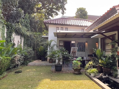 Dijual Rumah Asri Bagus dan Nyaman Siap Huni di Bintaro Jaya Sekt