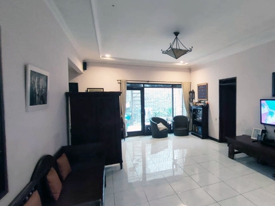 Dijual Rumah Asri Semi Furnisshed di Komplek Mekarwangi, bandung