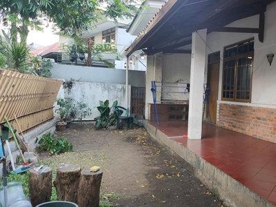 Dijual Rumah ASri Tengah Kota di Sayap Riau, Bandung Kota