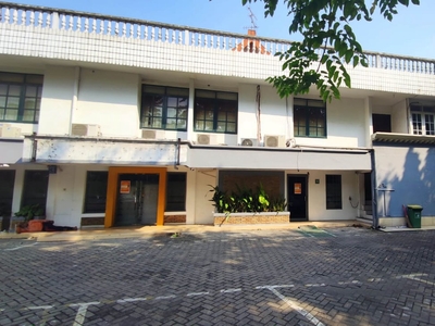 Dijual Rumah Atau Tempat Usaha Hook Jalan Raya Darmo Surabaya
