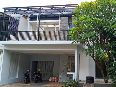 Rumah bagus, baru renovasi, lingkungan nyaman dalam Cluster di Bintaro.