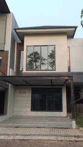 Dijual Rumah Bagus dan Baru Siap Huni di Discovery Amore Sektor 9