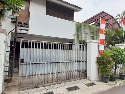 Dijual Rumah Bagus di Jl Benda, Kebayoran Baru, Jakarta Selatan