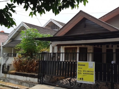Disewa Rumah Bagus Di Jl Kenari, Bintaro Jaya