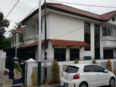 Rumah Bagus Harga Dibawah Pasar Di Area Bintaro