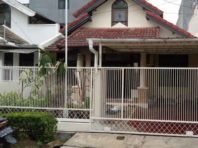 Disewa Rumah bagus, lingkungan aman dan nyaman di Bintaro