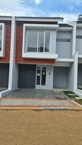 Dijual Rumah Bagus Lokasi Strategis Di U Vouse Bintaro, Tangerang