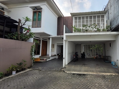 Rumah Bagus Siap Huni Dengan Kolam Renang di Pisok Bintaro Jaya Sektor 5