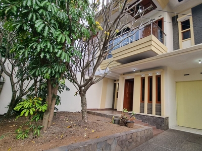 Rumah Bagus Siap Huni di Setra Indah, Bandung