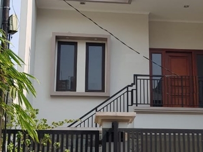 Dijual Rumah Baru 3 lantai,Harga Nego, Lokasi Ok di Sunter