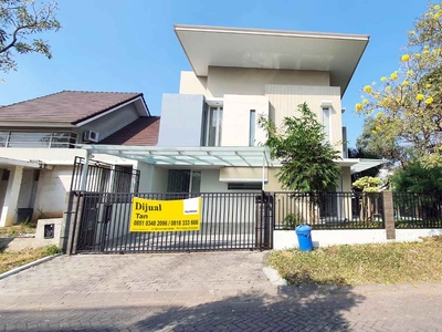 Rumah Baru Citraland di Woodland Surabaya Barat, Minimalis, 2 Lantai, Semi Furnished, Hook/Pojokan, siap huni
