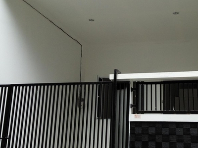 Rumah baru minimalis 3 lantai, siap huni ,harga nego di Pademangan ,Jakarta Utara