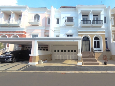 Dijual Rumah Baru Renov Bebas Banjir Royal Gading Mansion Kelapa