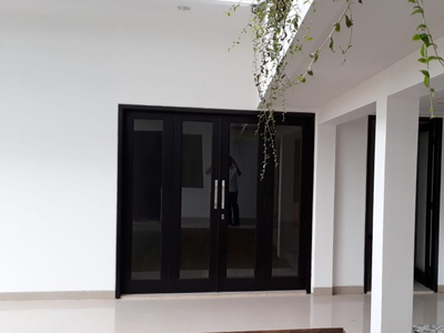 Rumah baru renovasi total di Menteng, Jakarta Pusat
