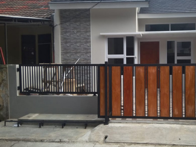Rumah baru siap huni Row jalan besar di Permata Pamulang