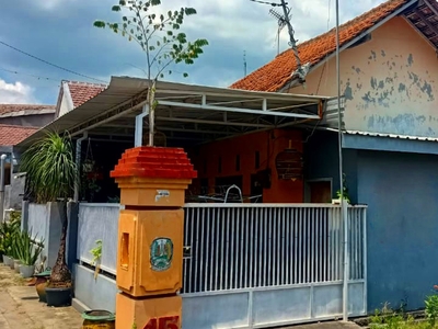 Rumah berpagar di Wonokerto Utara Peterongan