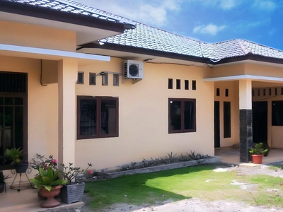 Rumah Besar dengan Paviliun dan Rumah Kos, Pusat Kota Pekanbaru