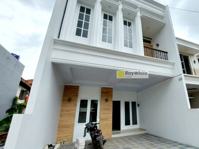 Dijual Rumah Brand New Design Cantik Mempesona Dalam Cluster Di J