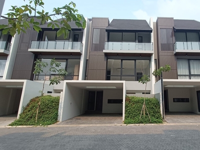 Rumah Brand new di cluster Sierra, Serenia Hills Exclusive dan mewah berada dalam lingkungan yang Asri