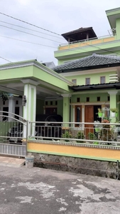 Dijual Rumah Cantik 3 Lantai di Graha Mutiara Indah 2, Tarogong,