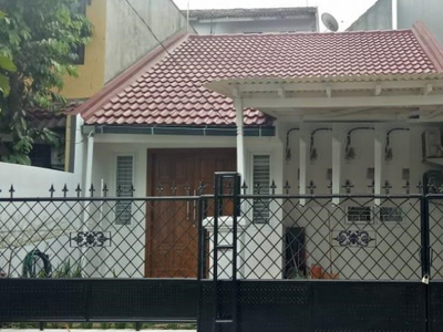 Disewa Rumah Cantik ,bagus,siap huni di Bintaro Jaya 5.