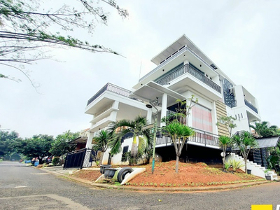 Dijual Rumah Cantik di Legenda Wisata Cibubur, Bogor, Di Hoek, Si